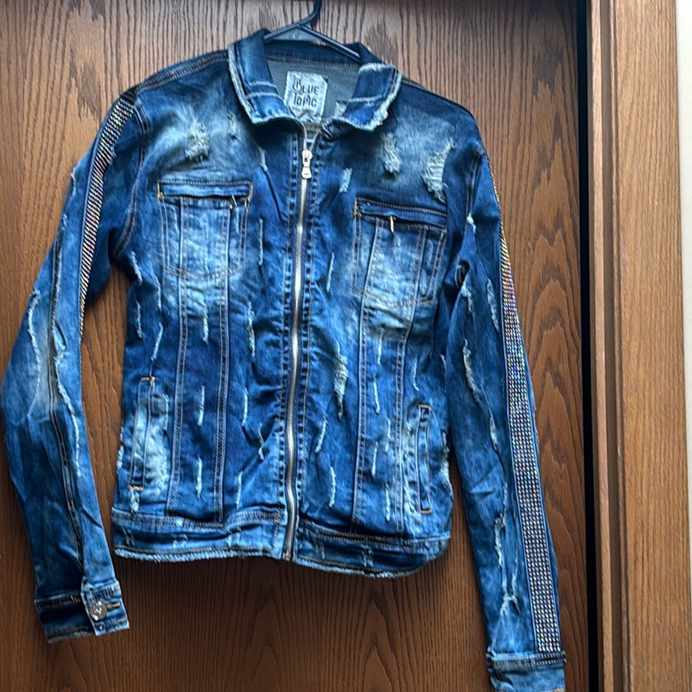 Blue Topic distressed blue denim jacket sequins on sleeves sized L BRAND NEW
